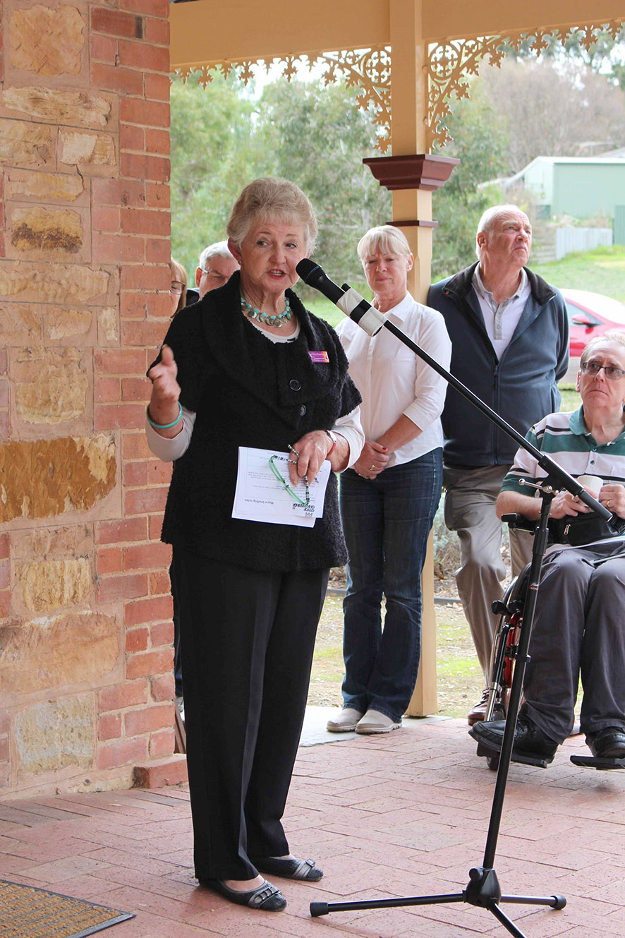 Mayor Addresses Guests